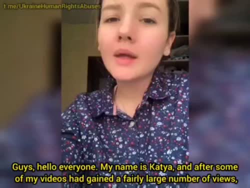 Une jeune fille ukrainienne a déjà fait sensation sur Internet pour la façon dont elle interpelle les autorités ukrainiennes.